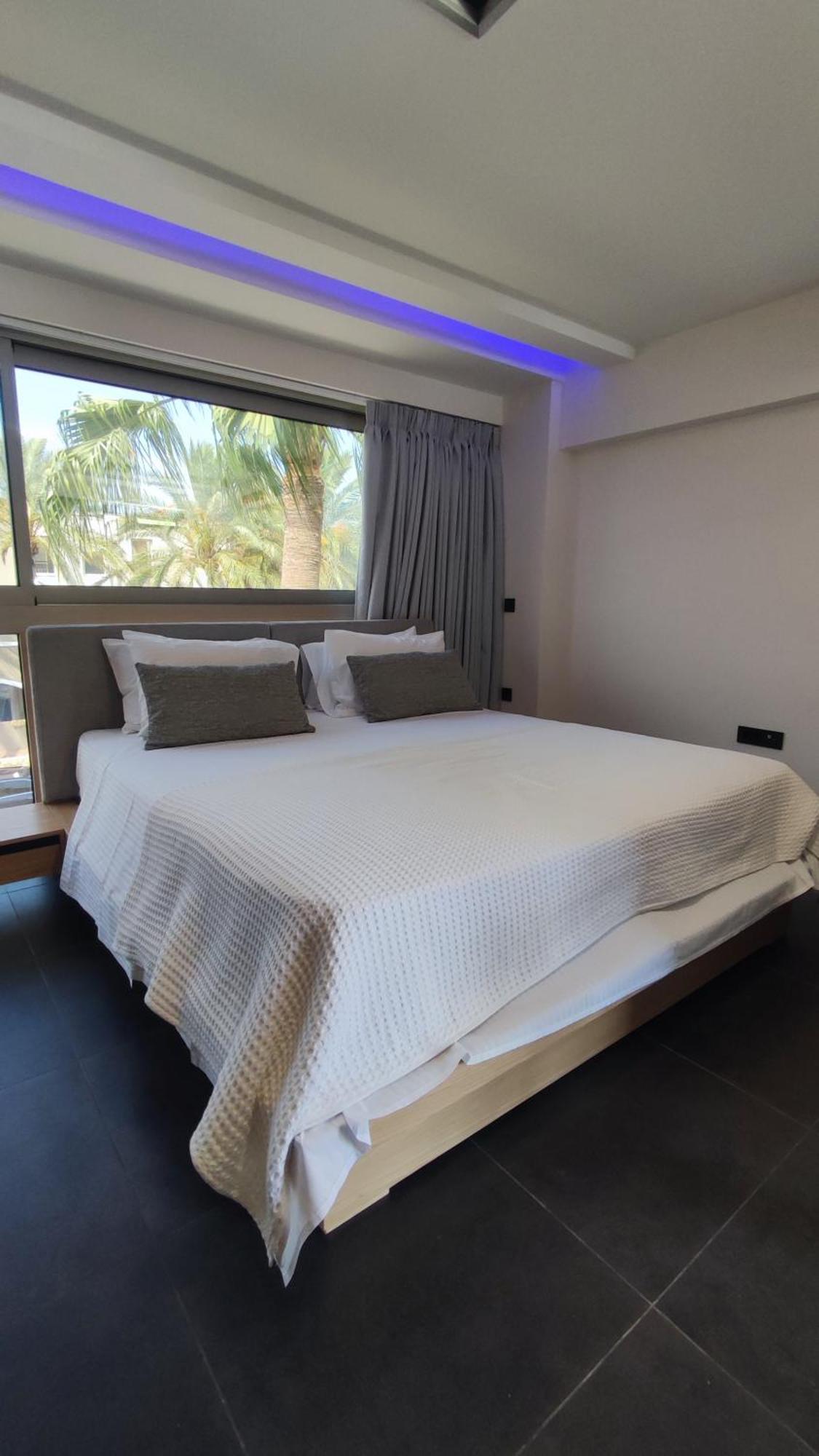 Summertime Signature Suites Agia Marina Exterior foto